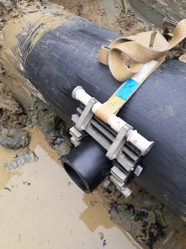 Врезка водопровода Д160 мм в трубу Д560 мм в Новоселье.